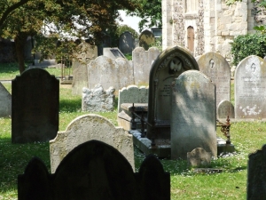 shoreham_church_gravestones